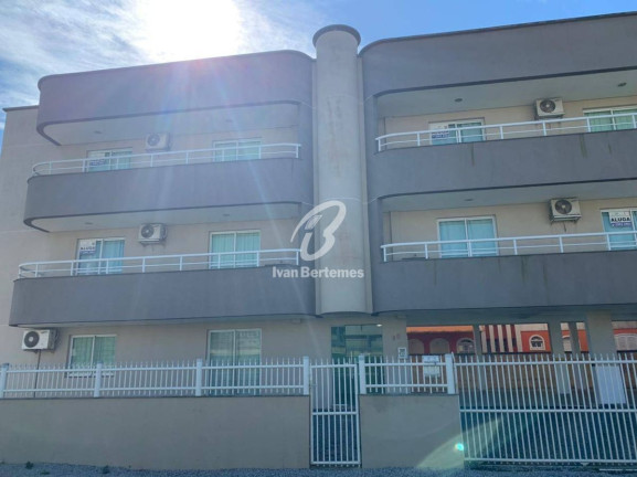 Apartamento com 3 Quartos para Temporada,  em Mariscal - Bombinhas