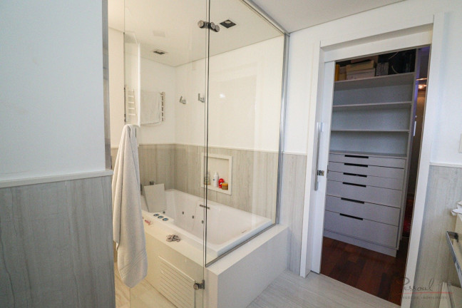 Imagem Apartamento com 3 Quartos à Venda, 268 m² em Centro - Florianópolis Imagem Apartamento com 3 Quartos à Venda, 268 m² em Centro - Florianópolis