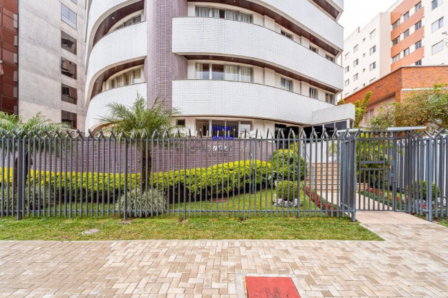 Imagem Imóvel com 3 Quartos à Venda, 201 m² em Centro Cívico - Curitiba Imagem Imóvel com 3 Quartos à Venda, 201 m² em Centro Cívico - Curitiba