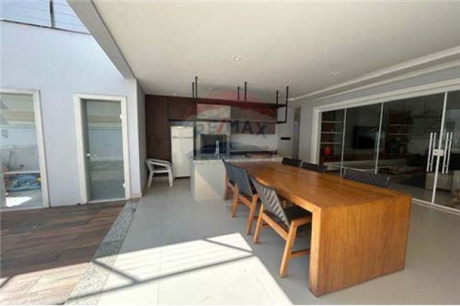 Imagem Casa de Condomínio com 6 Quartos à Venda, 400 m² em Barra Da Tijuca - Rio De Janeiro Imagem Casa de Condomínio com 6 Quartos à Venda, 400 m² em Barra Da Tijuca - Rio De Janeiro