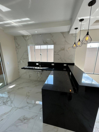 Imagem Casa com 3 Quartos à Venda, 250 m² em Lívia - Botucatu