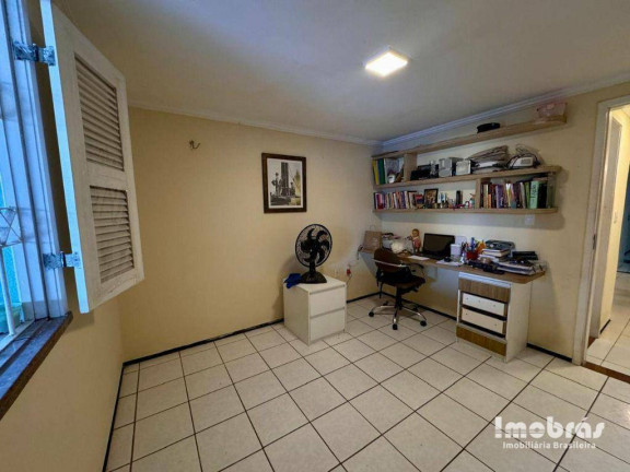 Imagem Casa com 5 Quartos à Venda, 186 m² em Edson Queiroz - Fortaleza Imagem Casa com 5 Quartos à Venda, 186 m² em Edson Queiroz - Fortaleza