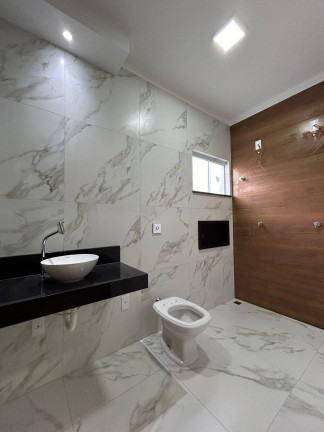 Imagem Casa com 3 Quartos à Venda, 250 m² em Lívia - Botucatu