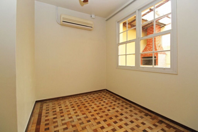 Imagem Imóvel com 3 Quartos à Venda, 86 m² em Vila Ipiranga - Porto Alegre