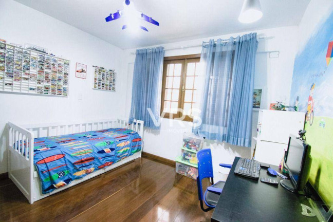 Imagem Casa com 4 Quartos à Venda, 232 m² em Carlos Guinle - Teresópolis
