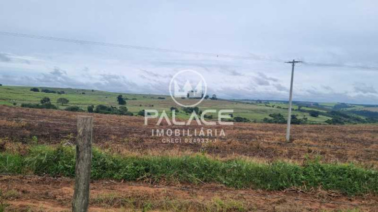 Imagem Fazenda à Venda, 400 m² em Centro - Anhembi Imagem Fazenda à Venda, 400 m² em Centro - Anhembi