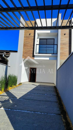 Imagem Casa com 3 Quartos à Venda, 109 m² em Vila Nova - Joinville Imagem Casa com 3 Quartos à Venda, 109 m² em Vila Nova - Joinville