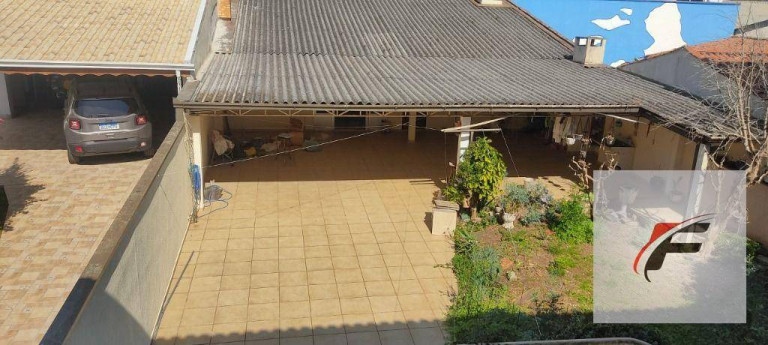 Imagem Sobrado com 4 Quartos à Venda, 330 m² em Capão Raso - Curitiba Imagem Sobrado com 4 Quartos à Venda, 330 m² em Capão Raso - Curitiba