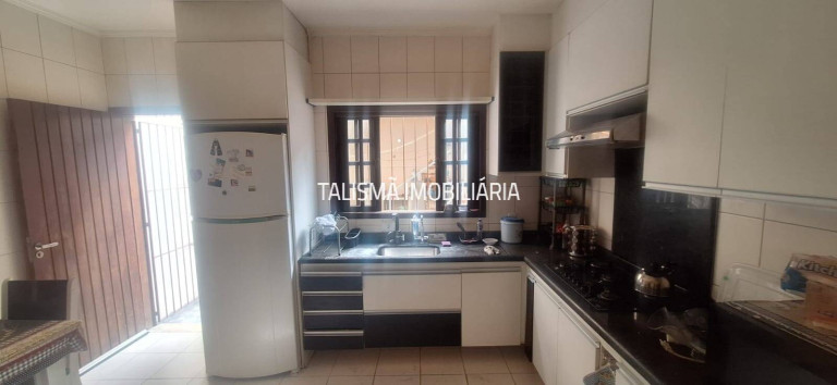 Imagem Casa com 2 Quartos à Venda, 125 m² em Parque Pinheiros - Taboão Da Serra Imagem Casa com 2 Quartos à Venda, 125 m² em Parque Pinheiros - Taboão Da Serra