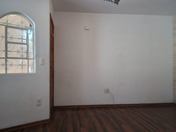Imagem Casa com 3 Quartos à Venda, 125 m² em Xaxim - Curitiba