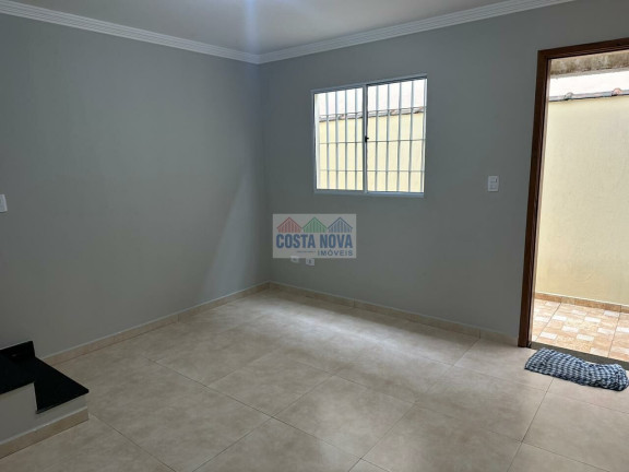 Casa com 2 Quartos à Venda, 51 m²
