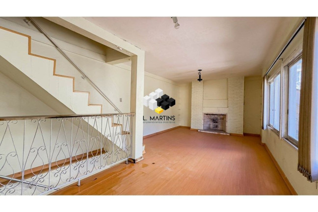 Imagem Casa com 4 Quartos à Venda, 245 m² em Petrópolis - Porto Alegre Imagem Casa com 4 Quartos à Venda, 245 m² em Petrópolis - Porto Alegre