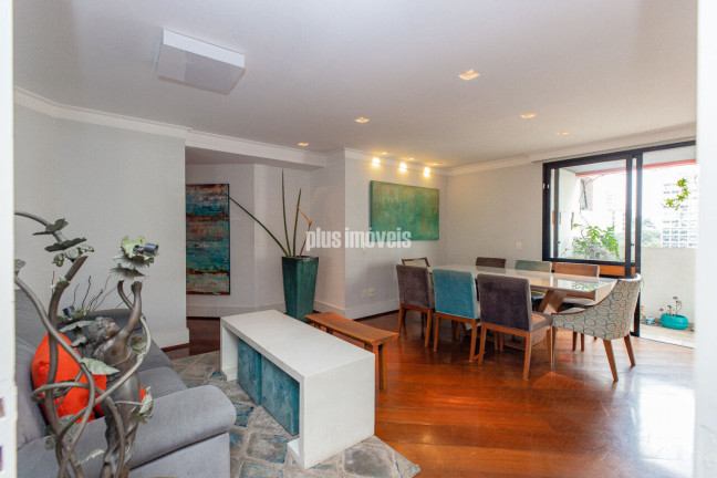 Apartamento com 3 Quartos à Venda, 120 m² em Moema - São Paulo