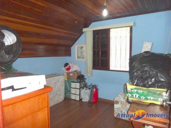 Imagem Casa com 4 Quartos à Venda, 233 m² em Fazendinha - Teresópolis