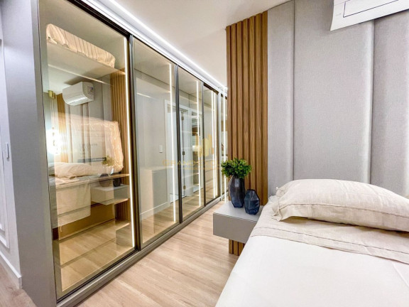 Imagem Apartamento com 3 Quartos à Venda, 146 m² em Centro - Balneário Camboriú Imagem Apartamento com 3 Quartos à Venda, 146 m² em Centro - Balneário Camboriú
