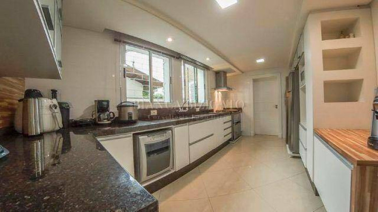 Imagem Casa com 6 Quartos à Venda, 733 m² em Vista Alegre - Curitiba