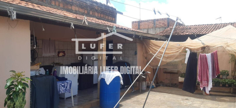 Imagem Casa com 3 Quartos à Venda, 250 m² em Cohab - Américo Brasiliense Imagem Casa com 3 Quartos à Venda, 250 m² em Cohab - Américo Brasiliense