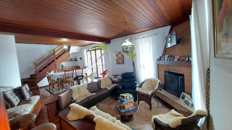 Imagem Casa com 3 Quartos à Venda, 305 m² em Recanto Dubieux - Campos Do Jordão Imagem Casa com 3 Quartos à Venda, 305 m² em Recanto Dubieux - Campos Do Jordão