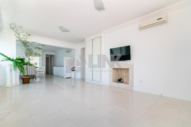 Imagem Apartamento com 3 Quartos à Venda, 167 m² em Petrópolis - Porto Alegre Imagem Apartamento com 3 Quartos à Venda, 167 m² em Petrópolis - Porto Alegre