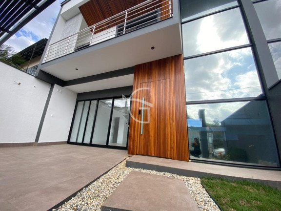 Casa com 3 Quartos à Venda, 156 m² em Saguaçu - Joinville