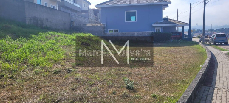 Terreno à Venda, 400 m² em Condomínio Residencial Mantiqueira - São José Dos Campos