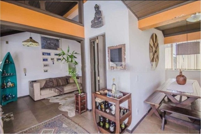 Imagem Cobertura com 3 Quartos à Venda, 210 m² em Menino Deus - Porto Alegre