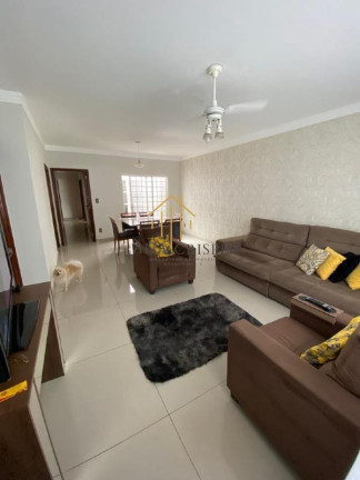Casa à Venda, 156 m² em Jardim Das Flores - Araras