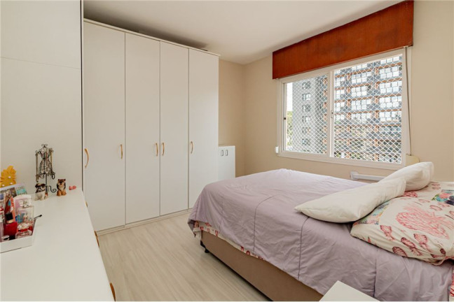 Imagem Imóvel com 3 Quartos à Venda, em Mont Serrat - Porto Alegre Imagem Imóvel com 3 Quartos à Venda, em Mont Serrat - Porto Alegre
