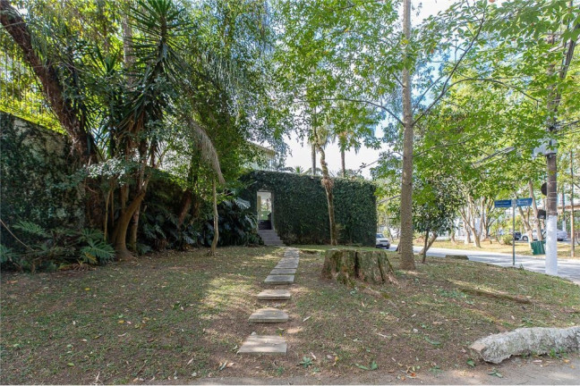 Imagem Casa com 3 Quartos à Venda, 500 m² em Jardim Marajoara - São Paulo