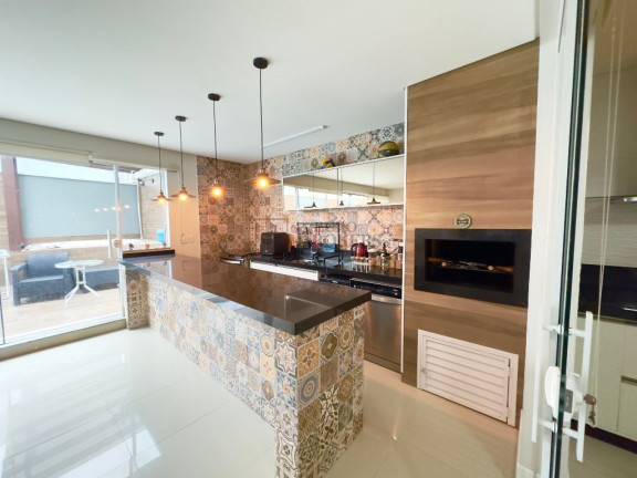 Casa com 4 Quartos à Venda, 280 m² em Santa Regina - Camboriú