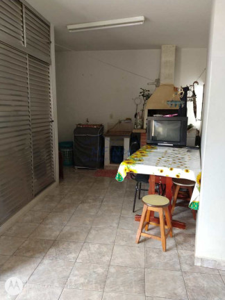 Imagem Casa com 3 Quartos à Venda, 900 m² em Centro - Pirassununga