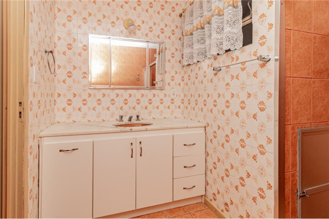 Imagem Imóvel com 2 Quartos à Venda, em Petrópolis - Porto Alegre Imagem Imóvel com 2 Quartos à Venda, em Petrópolis - Porto Alegre