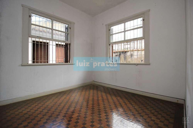Imagem Casa com 4 Quartos à Venda, 200 m² em Medianeira - Porto Alegre