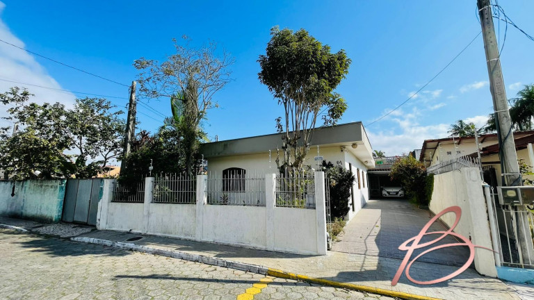 Imagem Casa com 3 Quartos à Venda, 161 m² em São João - Itajaí Imagem Casa com 3 Quartos à Venda, 161 m² em São João - Itajaí