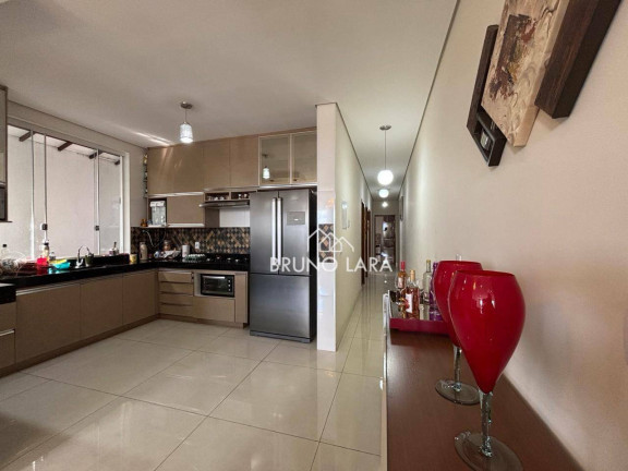 Imagem Casa com 3 Quartos à Venda, 212 m² em Jardim Brasília - Betim Imagem Casa com 3 Quartos à Venda, 212 m² em Jardim Brasília - Betim