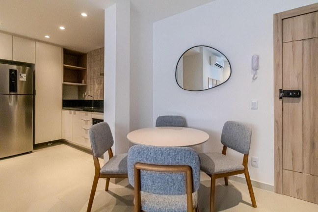 Imagem Apartamento com 2 Quartos à Venda, 68 m² em Copacabana - Rio De Janeiro