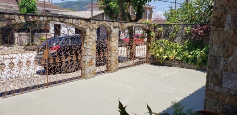 Casa com 3 Quartos à Venda, 200 m² em Vila Valença - São Vicente