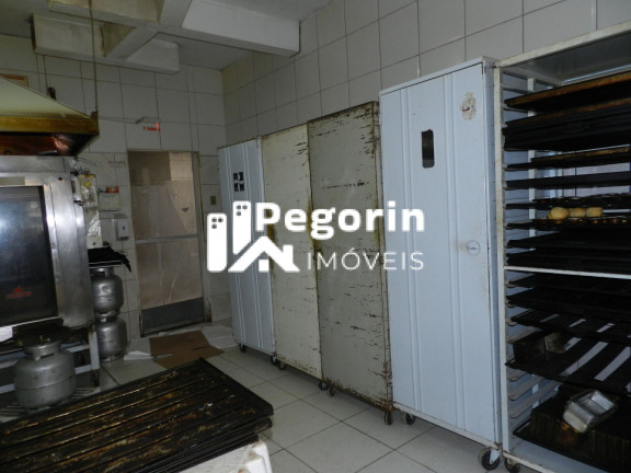 Imagem Casa com 3 Quartos à Venda, 298 m² em Emiliano Perneta - Pinhais Imagem Casa com 3 Quartos à Venda, 298 m² em Emiliano Perneta - Pinhais