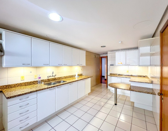 Imagem Apartamento com 3 Quartos à Venda, 321 m² em Moinhos De Vento - Porto Alegre