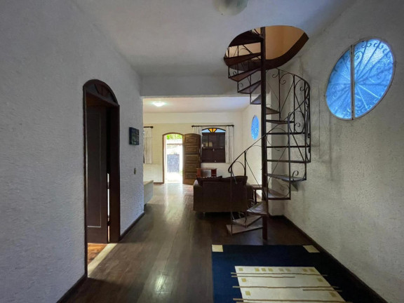 Imagem Casa com 5 Quartos à Venda, 181 m² em Albuquerque - Teresópolis