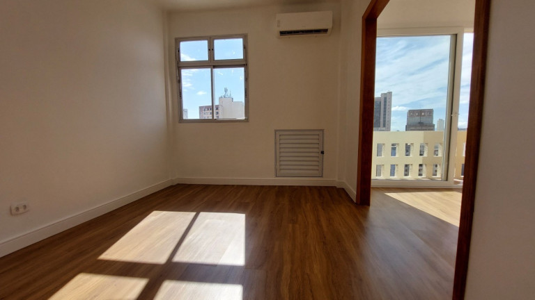 Imagem Apartamento com 2 Quartos à Venda, 76 m² em Centro - Curitiba