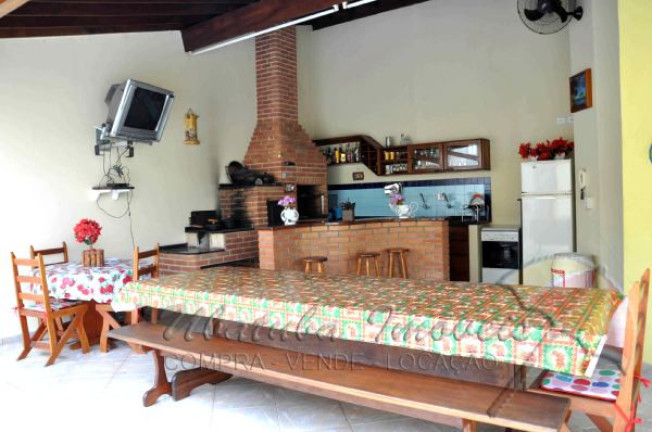 Imagem Casa com 5 Quartos à Venda, 250 m² em Centro - Ubatuba Imagem Casa com 5 Quartos à Venda, 250 m² em Centro - Ubatuba