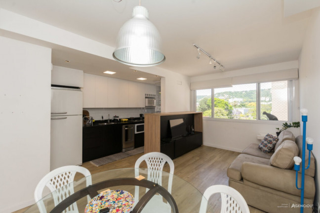 Imagem Imóvel com 2 Quartos à Venda, 62 m² em Teresópolis - Porto Alegre