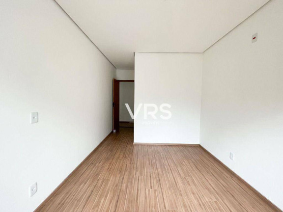 Imagem Casa com 5 Quartos à Venda, 216 m² em Granja Guarani - Teresópolis Imagem Casa com 5 Quartos à Venda, 216 m² em Granja Guarani - Teresópolis
