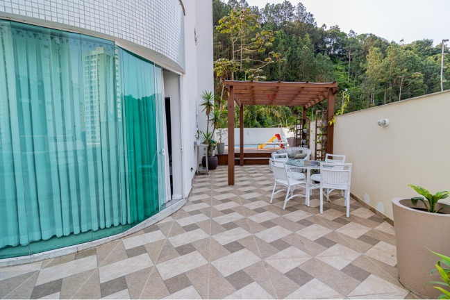 Imagem Imóvel com 3 Quartos à Venda, 178 m² em Pioneiros - Balneário Camboriú