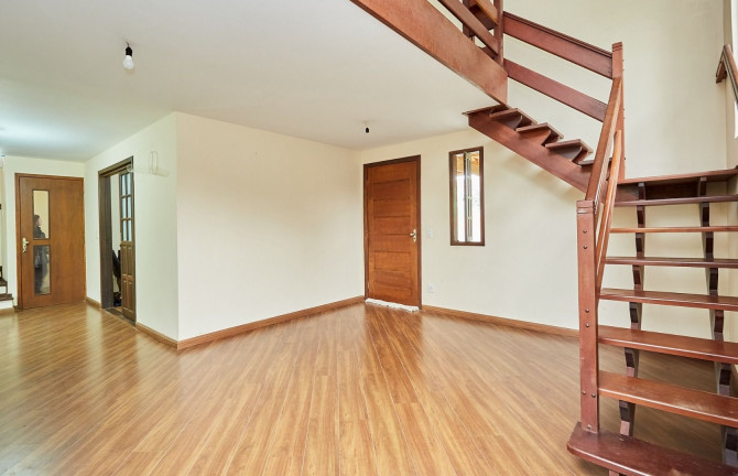 Imagem Casa com 4 Quartos à Venda, 275 m² em Abranches - Curitiba