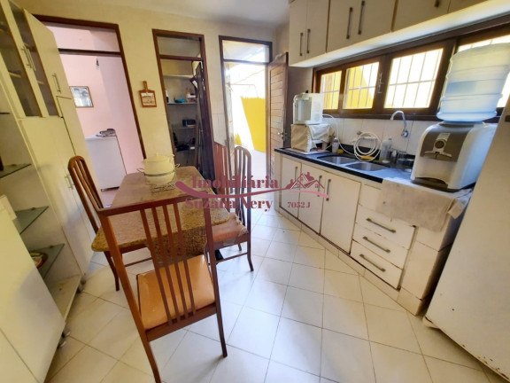 Imagem Casa com 5 Quartos à Venda, 375 m² em Lagoa Nova - Natal Imagem Casa com 5 Quartos à Venda, 375 m² em Lagoa Nova - Natal