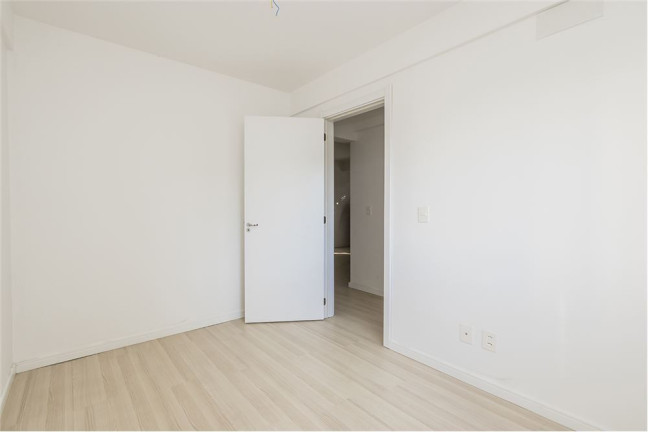 Imagem Imóvel com 2 Quartos à Venda,  em Passo Da Areia - Porto Alegre