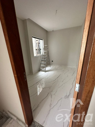 Imagem Sobrado com 3 Quartos à Venda, 135 m² em Colina De Laranjeiras - Serra
