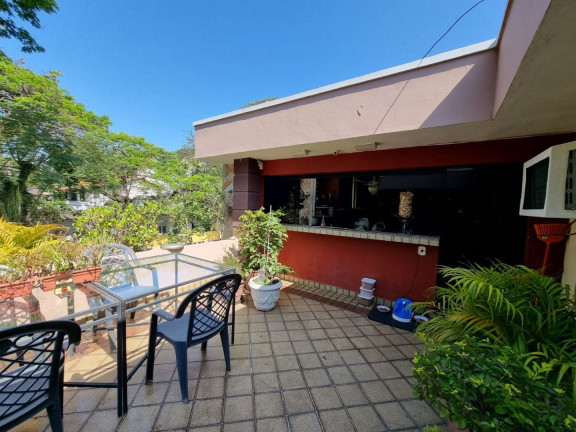 Casa com 5 Quartos à Venda, 600 m² em São Francisco - Niterói